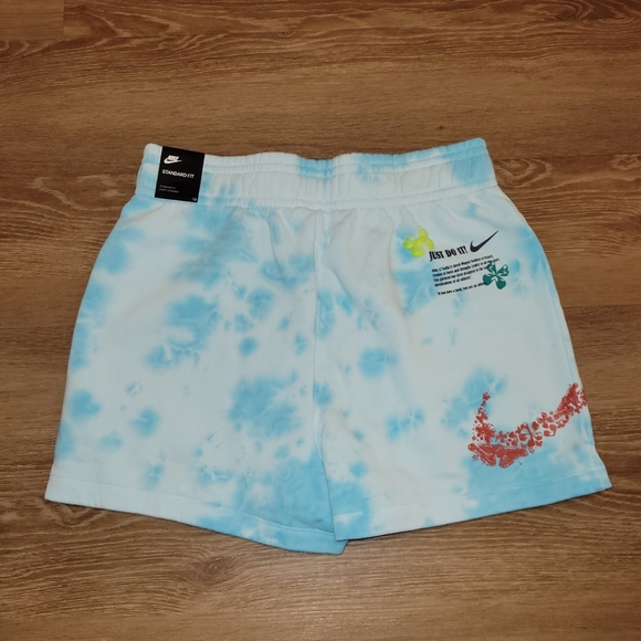 New Nike Women's Sportswear Fleece Shorts Size Large Blue Cloud DM1547-474 - Picture 5 of 8